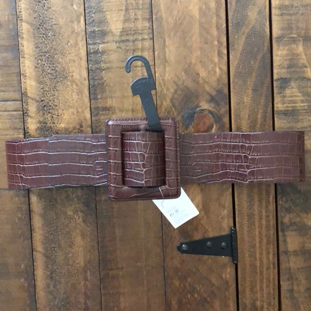 H&M Faux 🐊 Style Belt